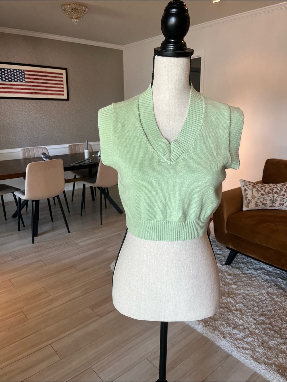 Sundeh Aritizia sweater